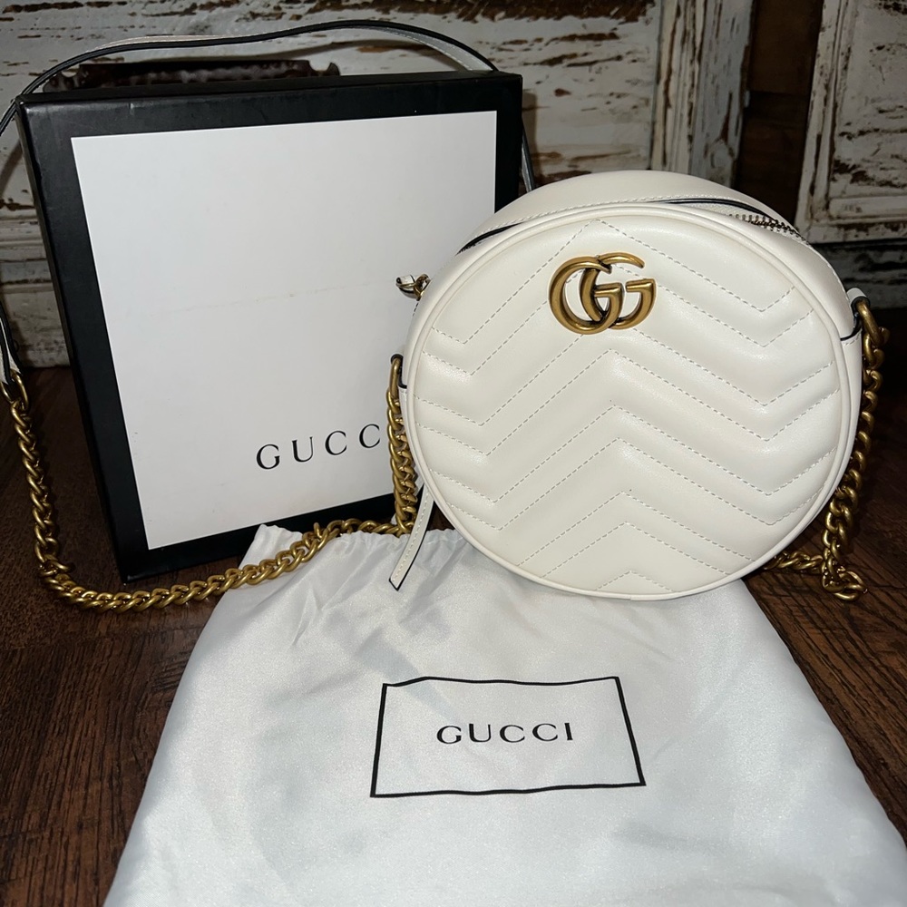 GG Marmont Mini Round Shoulder Bag